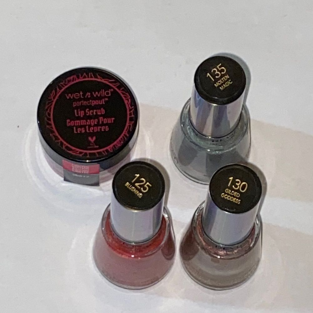 Wet n Wild Perfect Pout Lip Scrub and Nail Polish Trio Revlon